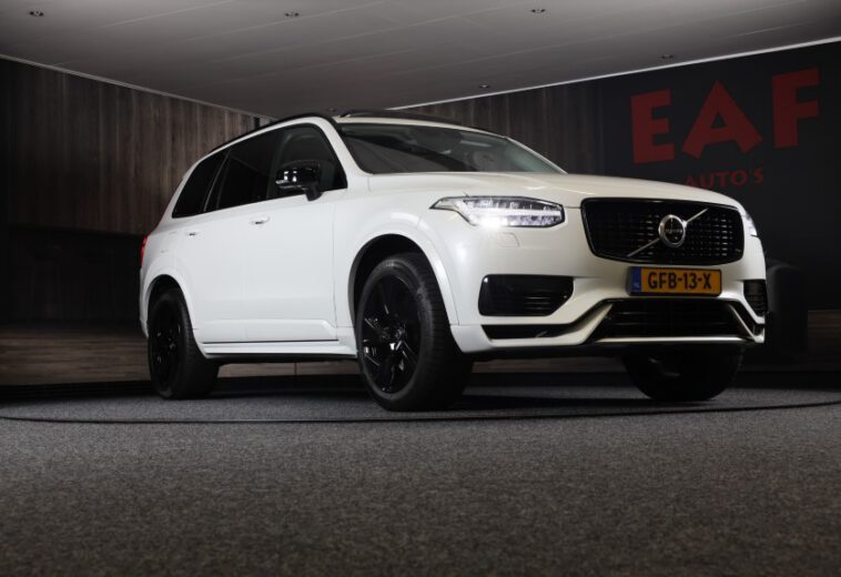 Volvo XC90 2.0 T8 Twin Engine AWD Momentum Pro Automaat