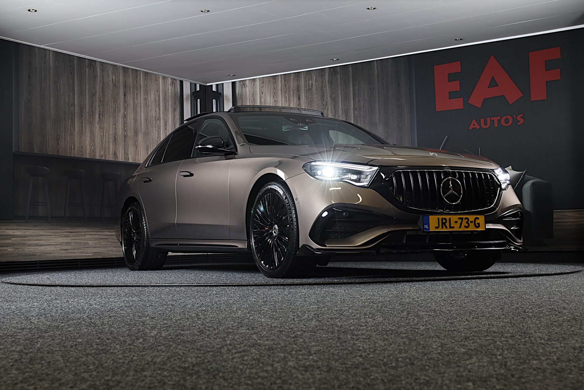 Mercedes-Benz E-klasse 400 e 4MATIC AMG 53 Look Automaat