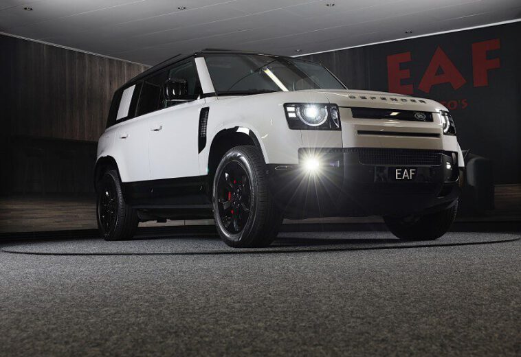 Land Rover Defender 110 2.0 P300e 110 X-Dynamic Facelift Automaat